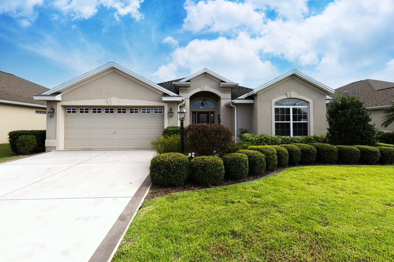 Serene Greenery And Spacious Lanai - Charming Retreat - The Villages, FL
