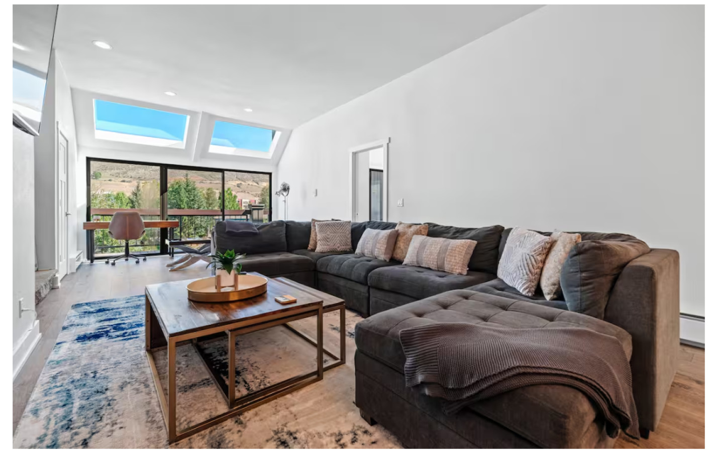 Cozy 3BD/2BA Mt. Condo Overlooking Eagle River