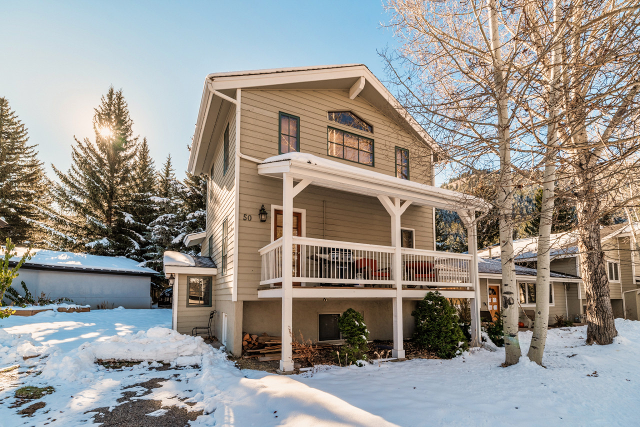 3 Bd/2 Ba Alpine Getaway right in Avon