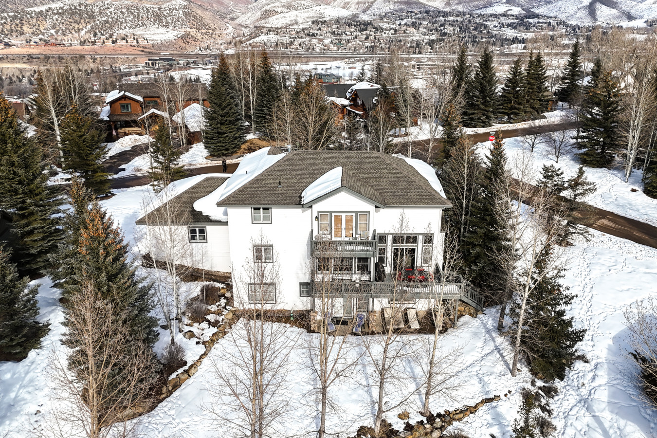 Charming 5BD/4.5BA Mountain Estate – Perfect for Families!