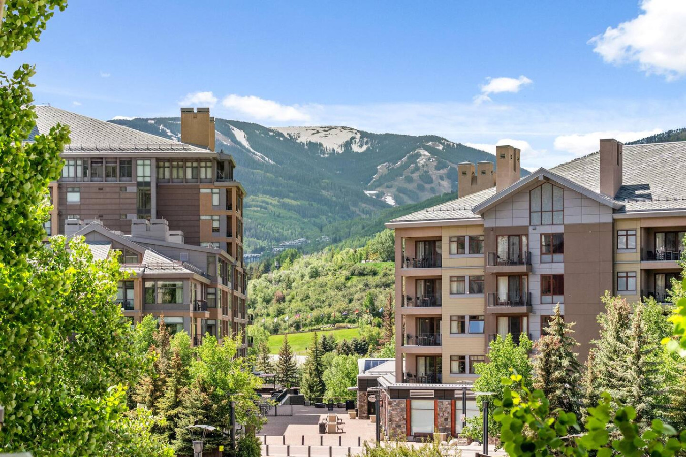 The Seasons in Avon | Walk to Gondola & Lake