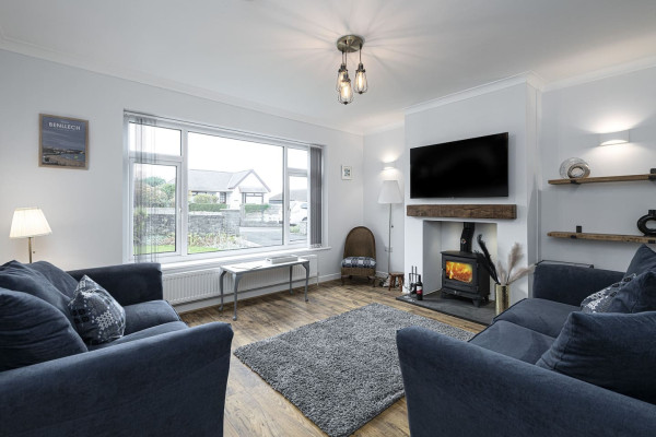 Cenarth - Cosy Log Burner