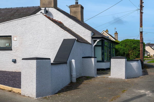 Pencraig Cottage: Indoor Hot Tub