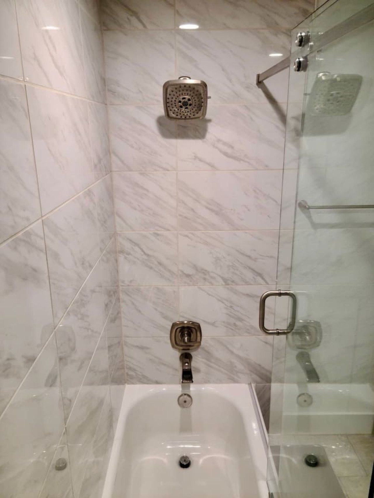 Lux Kirkland Home, 4 Beds | Large Backyard | BBQ