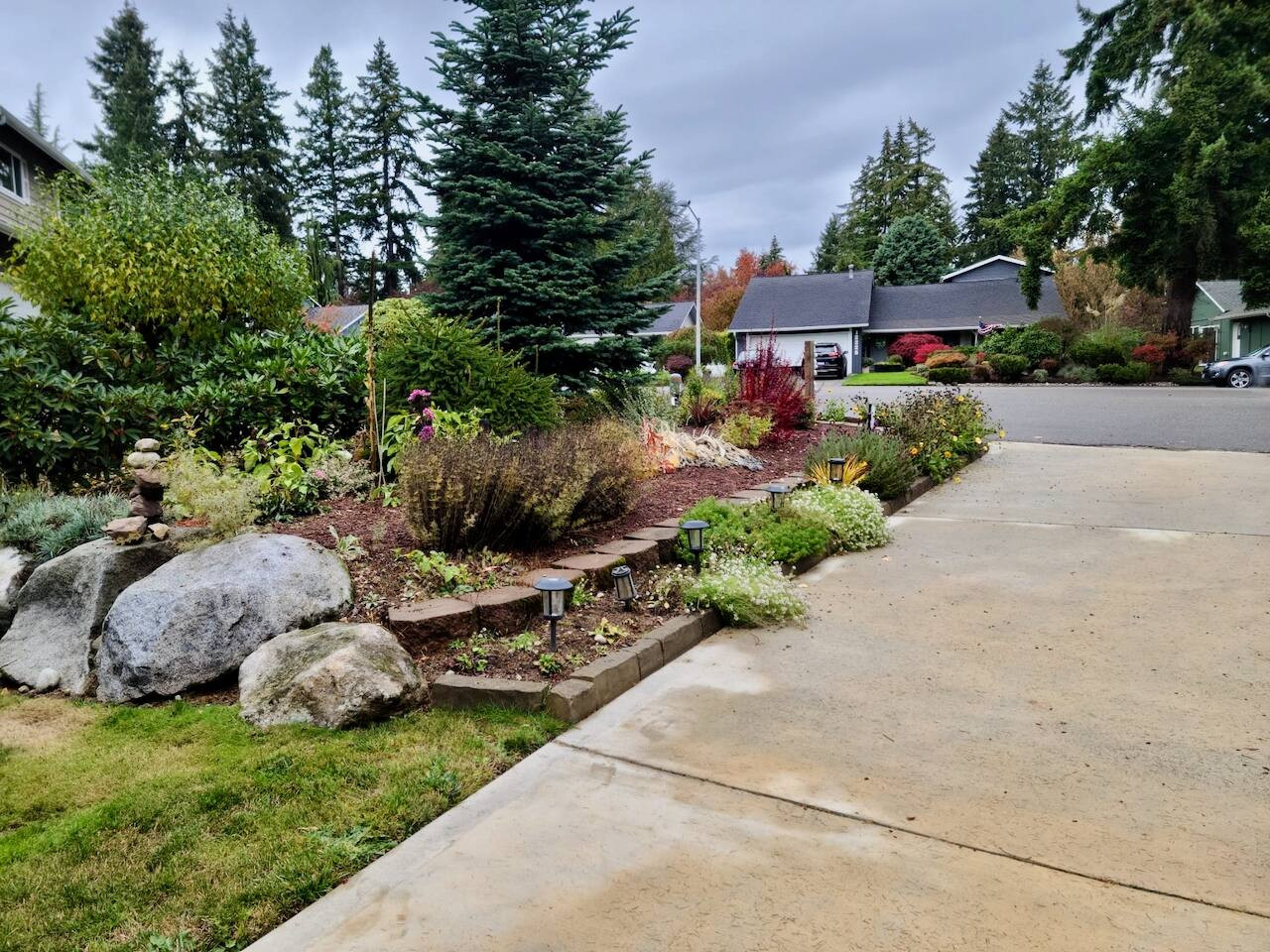 Lux Kirkland Home, 4 Beds | Large Backyard | BBQ