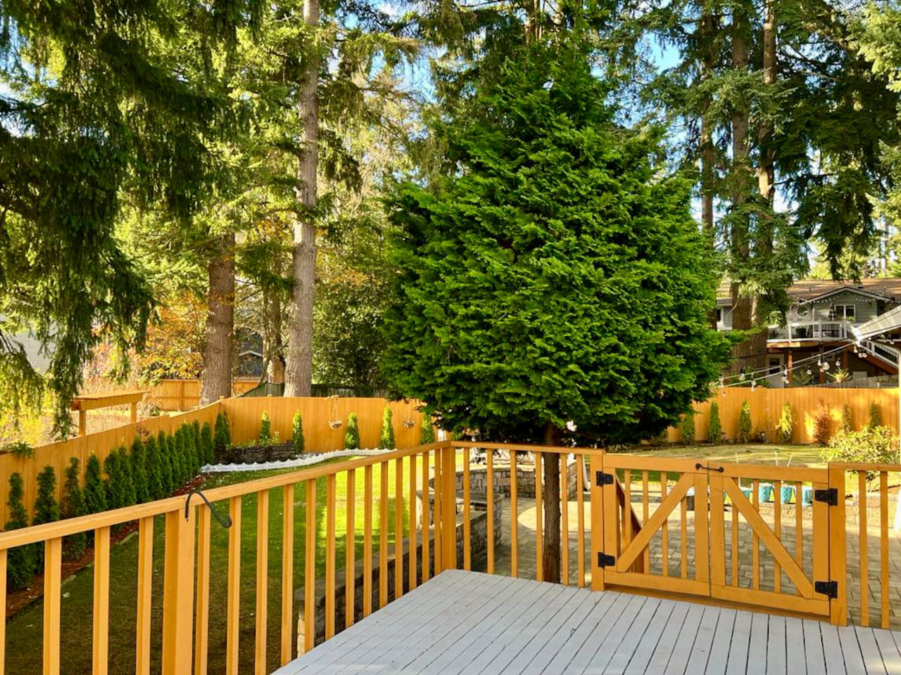 Lux Kirkland Home, 4 Beds | Large Backyard | BBQ