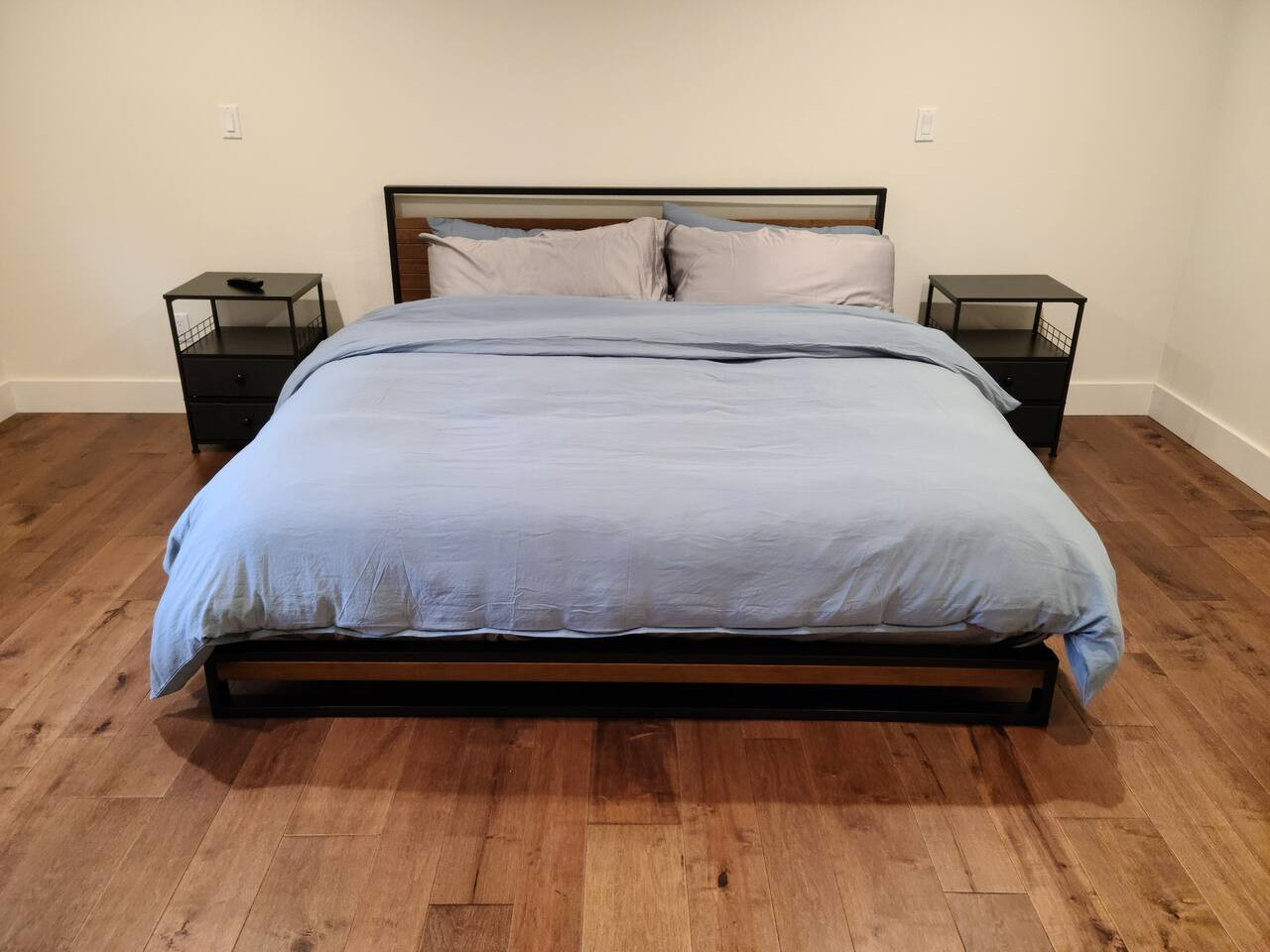 Lux Kirkland Home, 4 Beds | Large Backyard | BBQ