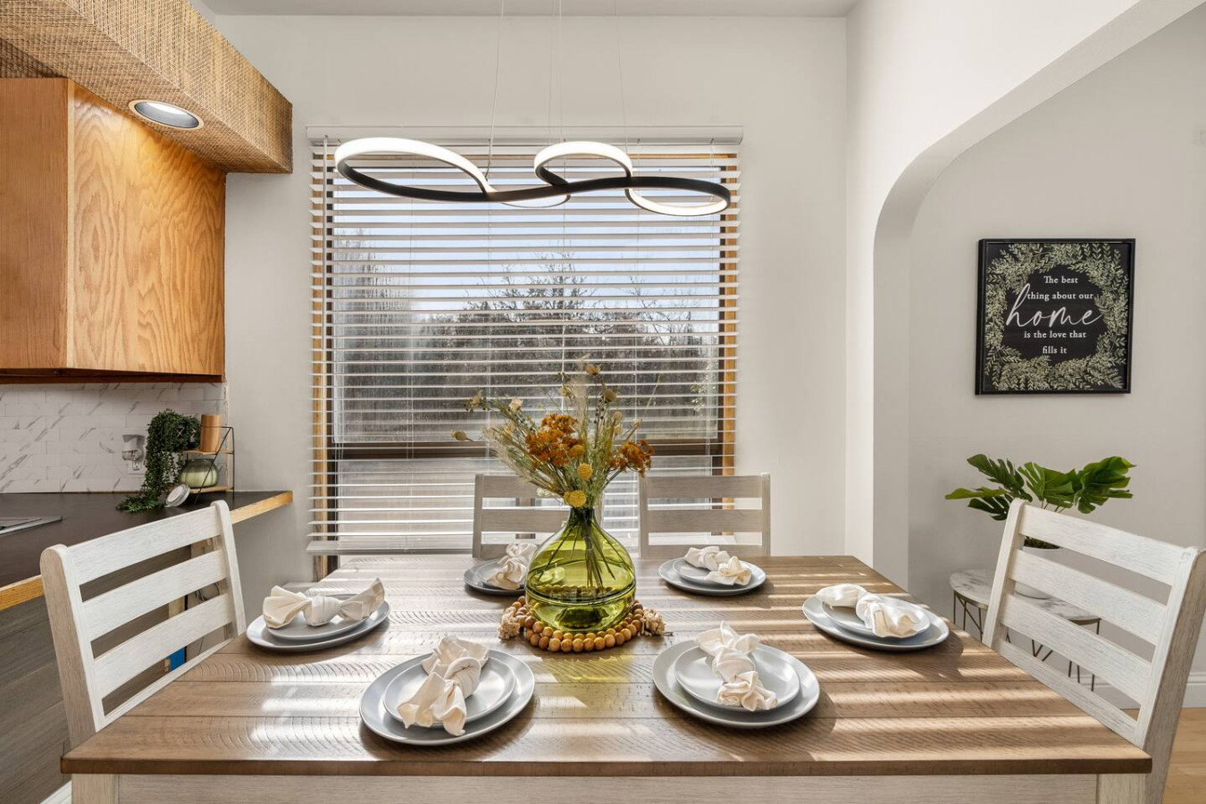 4BR Home | Sleeps 8 | Backyard | Outdoor Kitchen