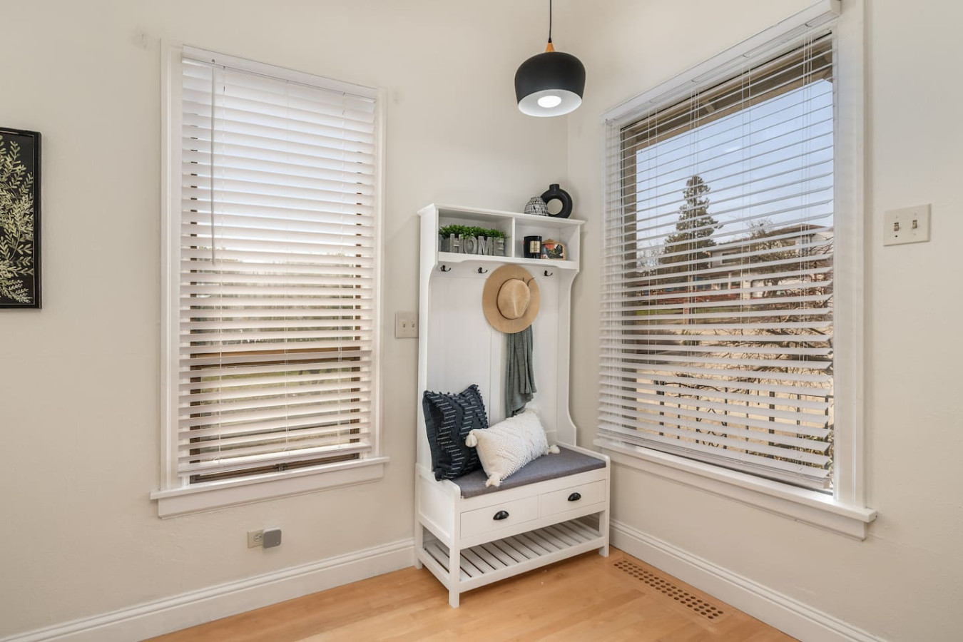 4BR Home | Sleeps 8 | Backyard | Outdoor Kitchen