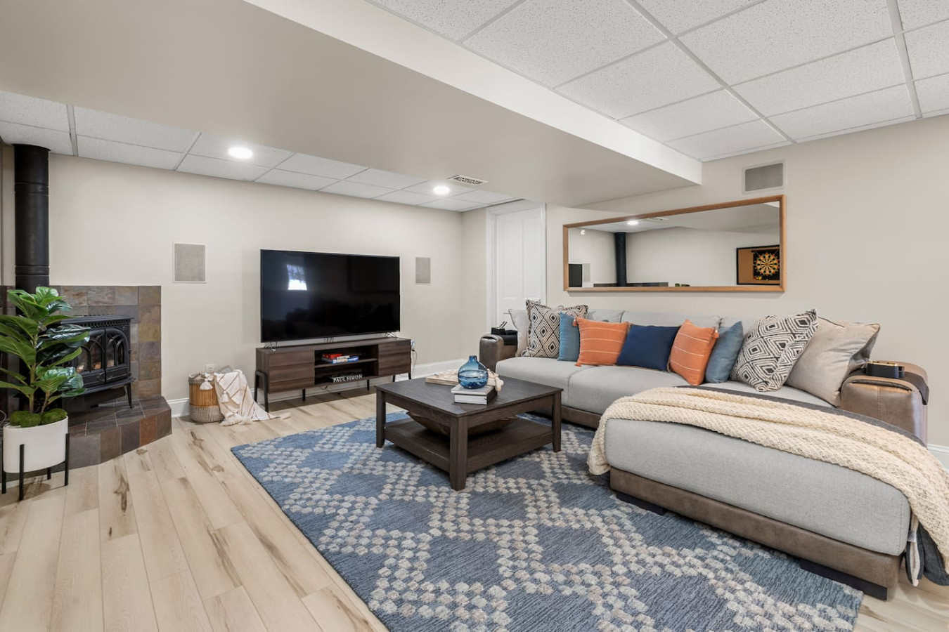 4BR Home | Sleeps 8 | Backyard | Outdoor Kitchen