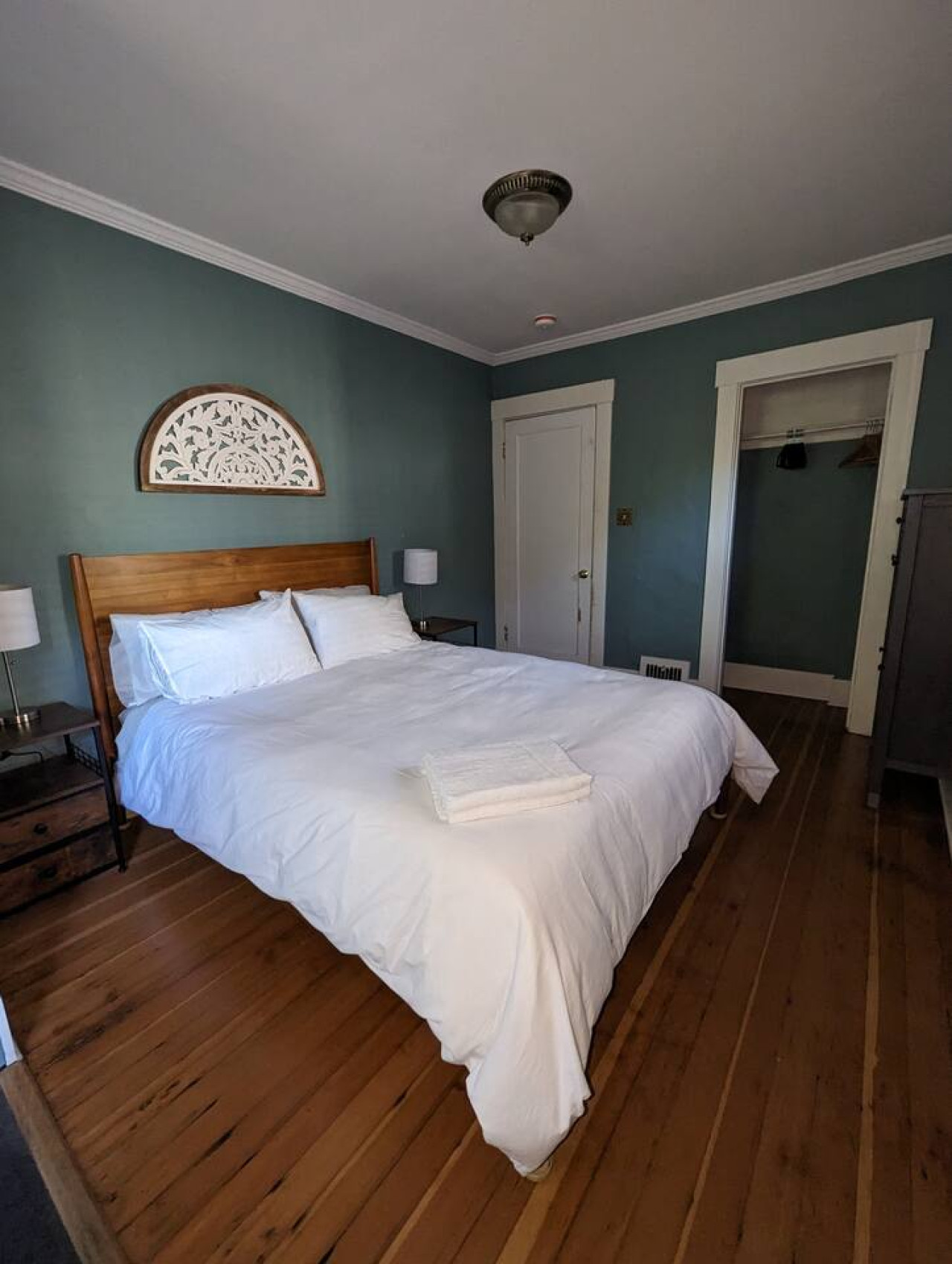 2 BR Greenlake Craftsmen | Fenced Yard | Pet+