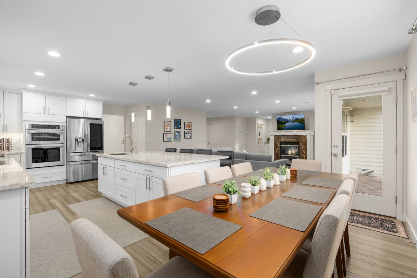 Modern Lux Redmond | 5 Bedrooms, Sleeps 16 | EV +