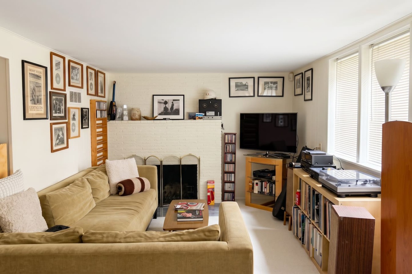 Seattle HiFi Hideaway | Music & Art Lovers' Dream