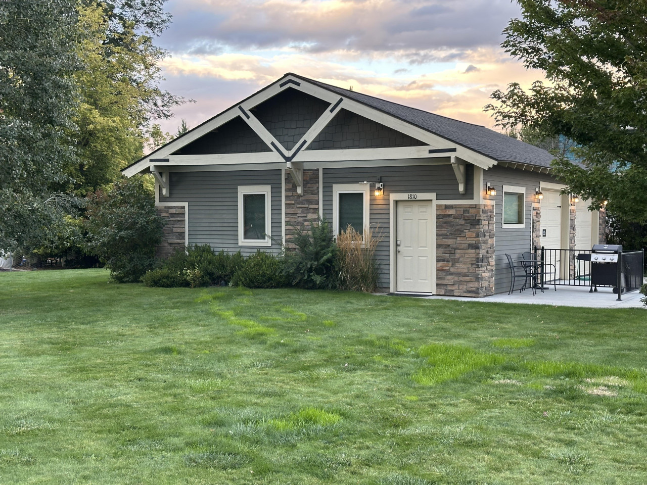 Cozy Cottage With Smart Tv And Induction Kitchen - Charming Downtown Retreat - Oregón