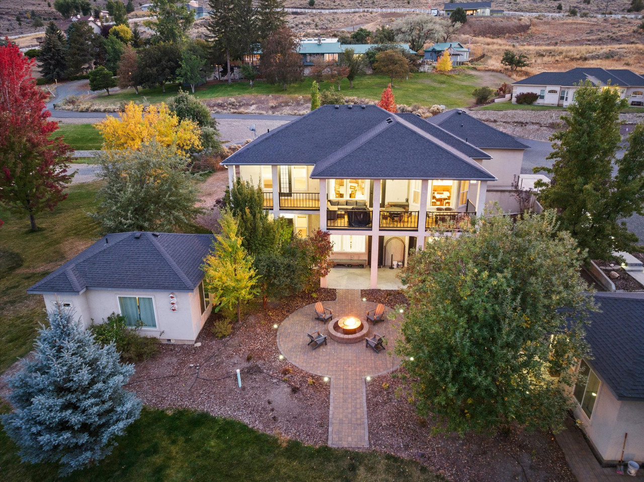 Panoramic Foothill Views And Luxurious Amenities - Gorgeous Oasis Retreat - Baker City, OR