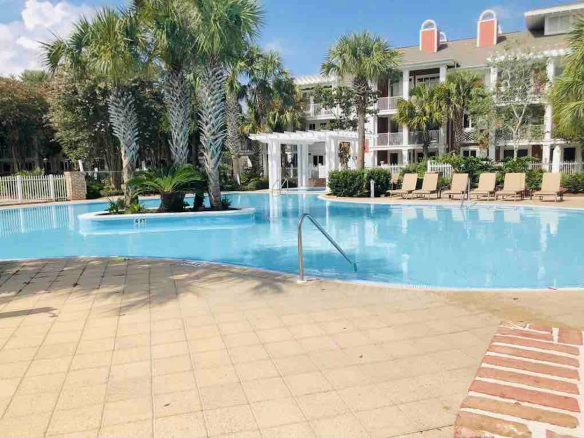 Baytown Wharf|Private Balcony|Community Pool|Hot Tub|Gym - Photo 2