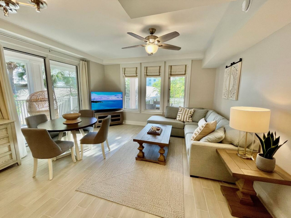 Baytown Wharf|Private Balcony|Community Pool|Hot Tub|Gym - Photo 3