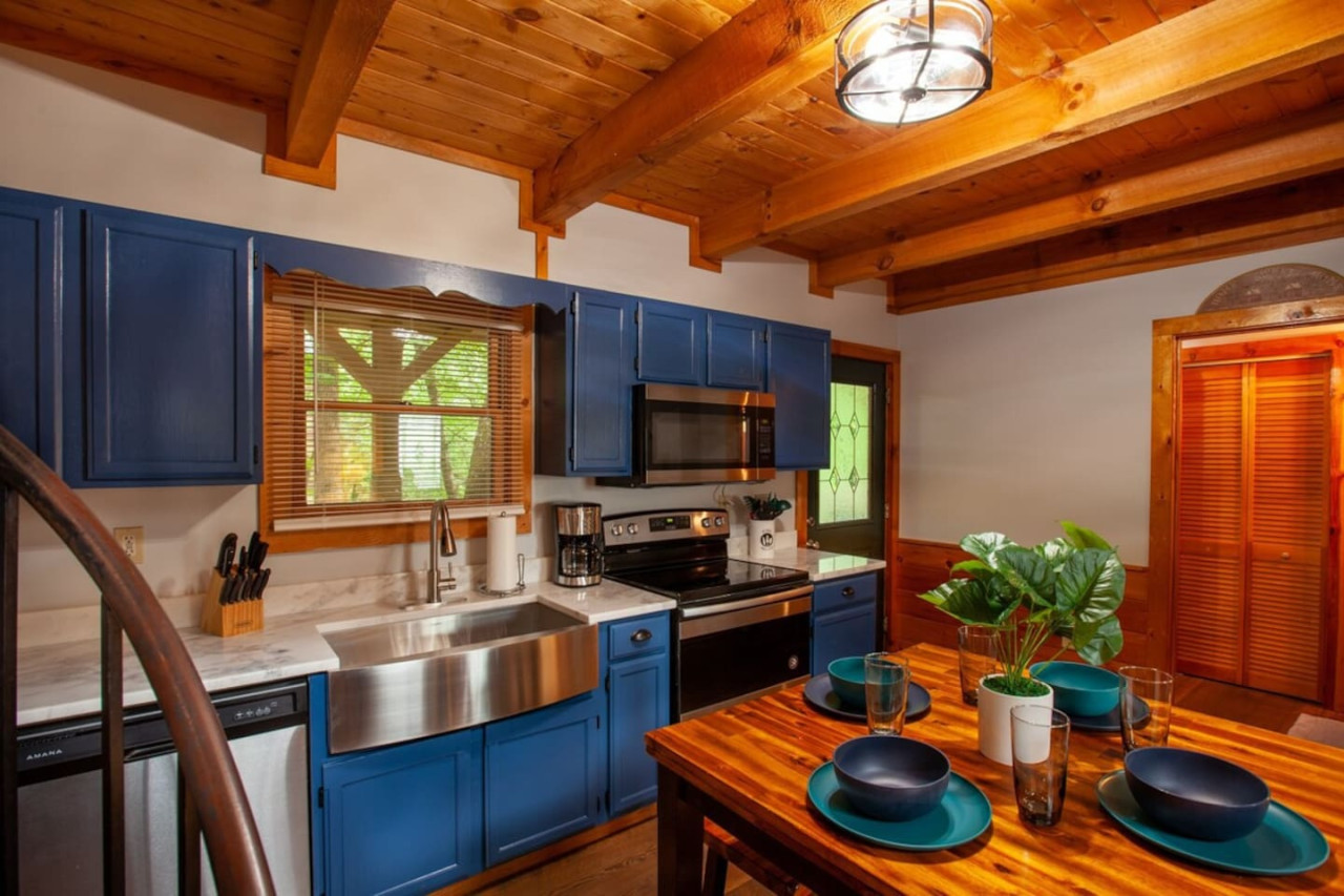 Almost Heaven Minutes to the Parkway - Photo 2