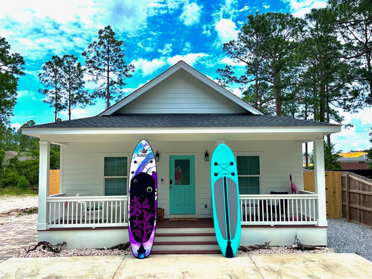 The Groovy Grouper|Tiki Hut|Hot Tub| Pet Friendly| Boat Parking - Photo 3