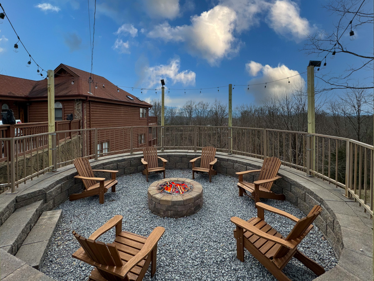 Papa Bear Lodge - 4 Bed | 3.5 Baths - Photo 4