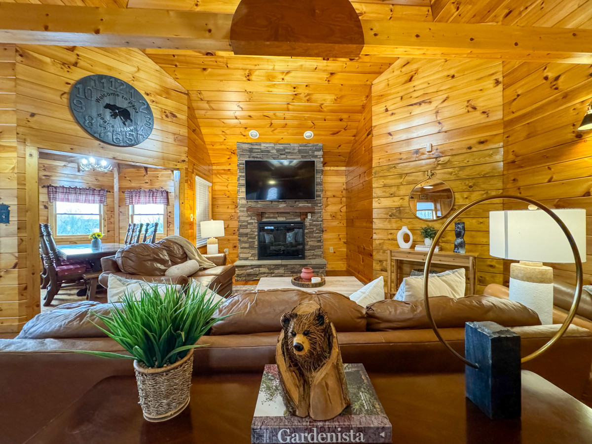 Papa Bear Lodge - 4 Bed | 3.5 Baths - Photo 5