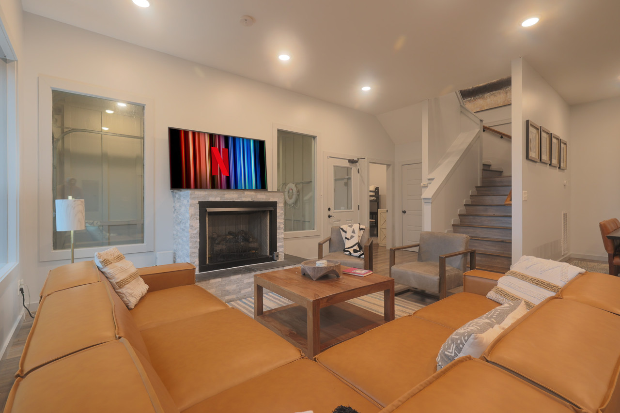 Skinny-Dippin - Indoor Heated Pool, Dog Friendly - Photo 2