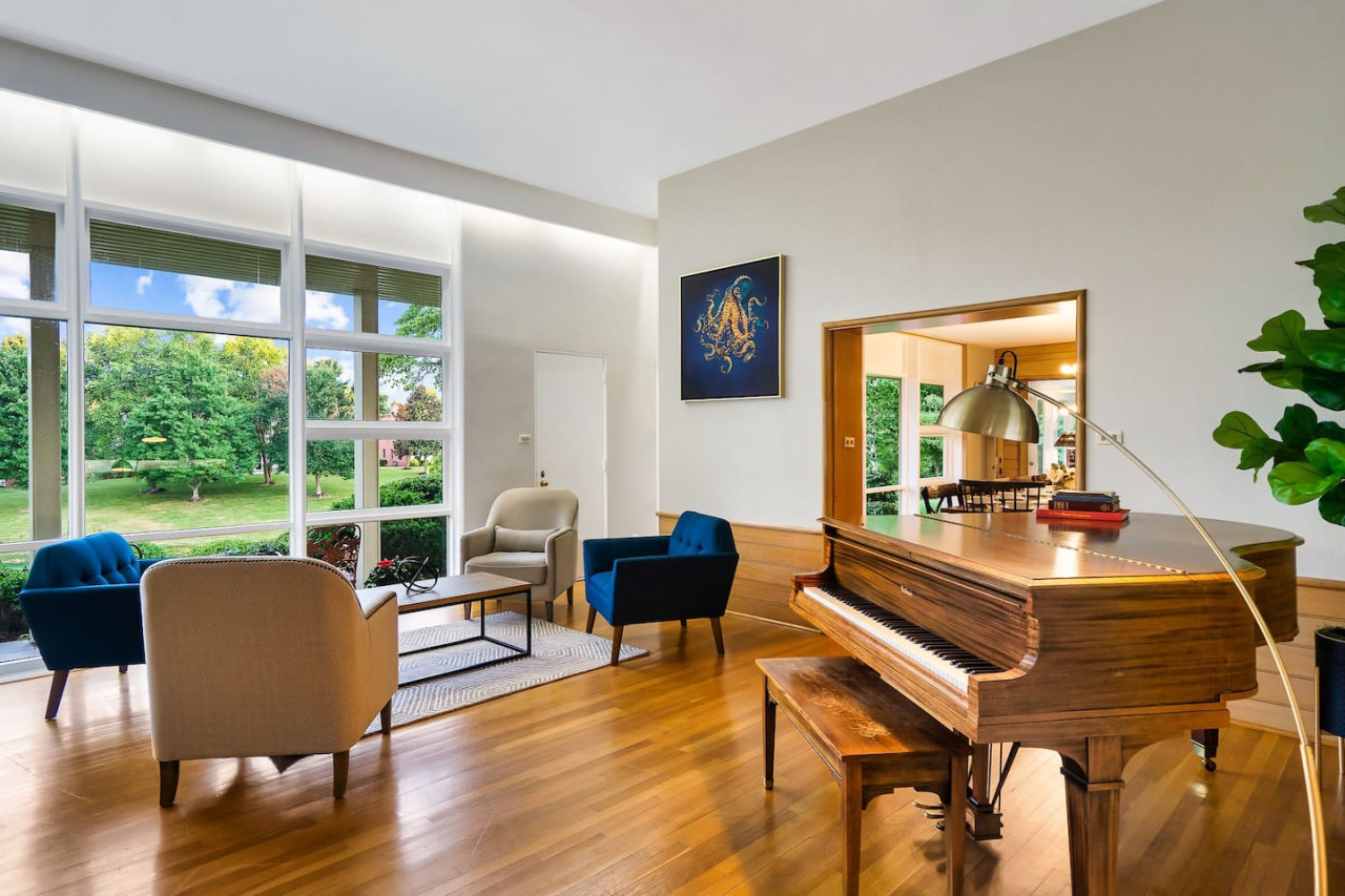 House of Rising Mid-Century Modern Home - Photo 3