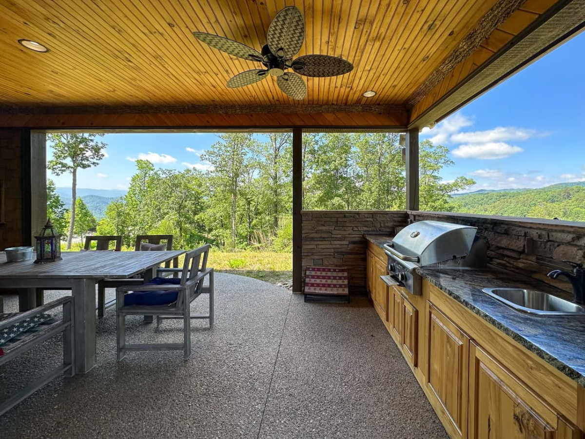 The Summit - Exquisite Retreat in Smokey Bluff - Photo 5