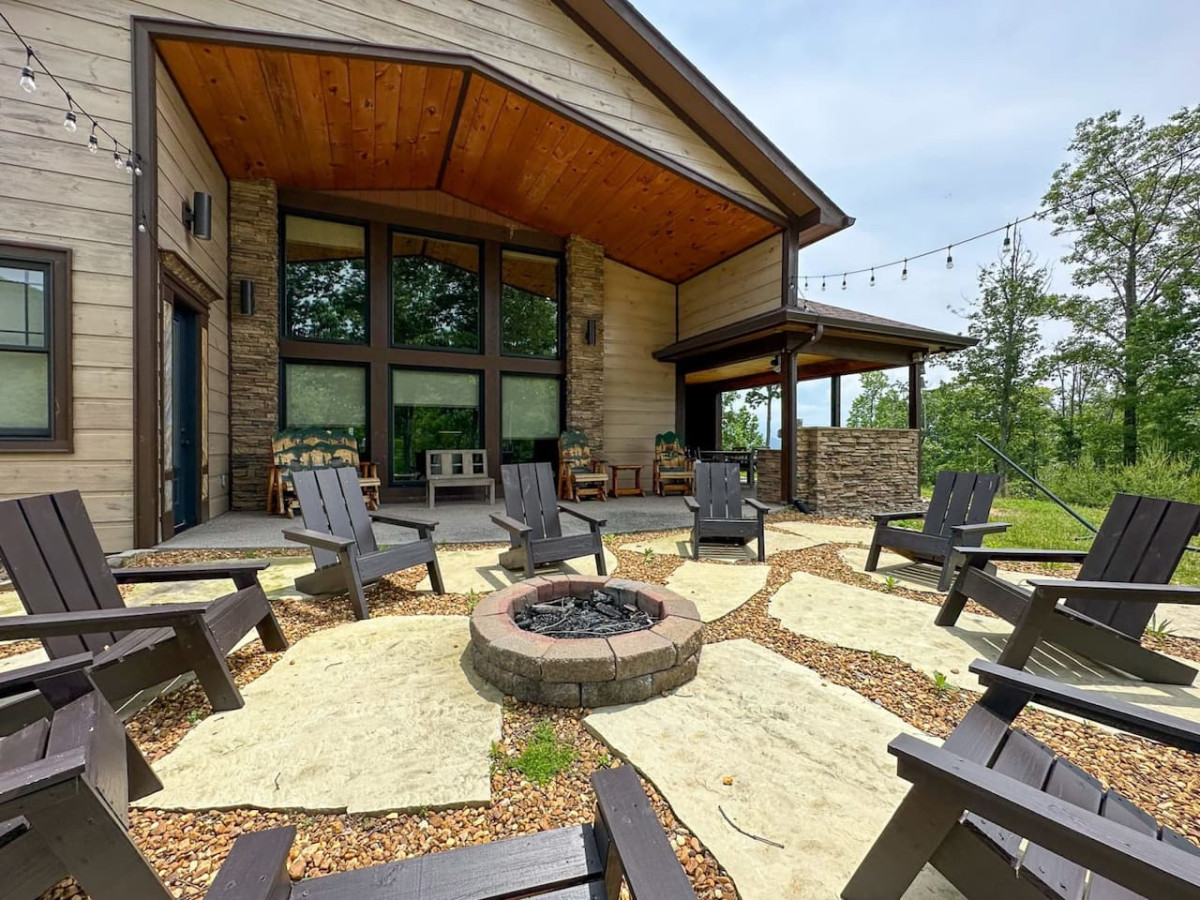 The Summit - Exquisite Retreat in Smokey Bluff - Photo 4