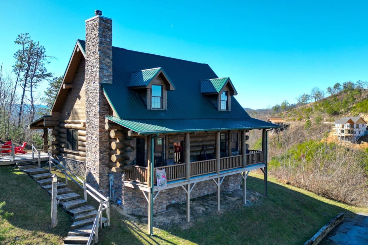 Log Cabin with Hot Tub and Games - Photo 2