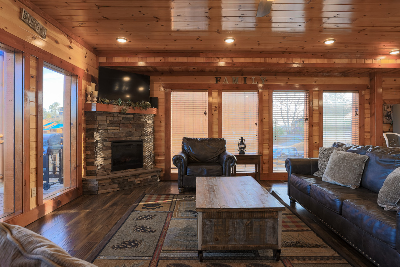 Heated Pool Cabin with Gorgeous Mountain Views - Photo 3