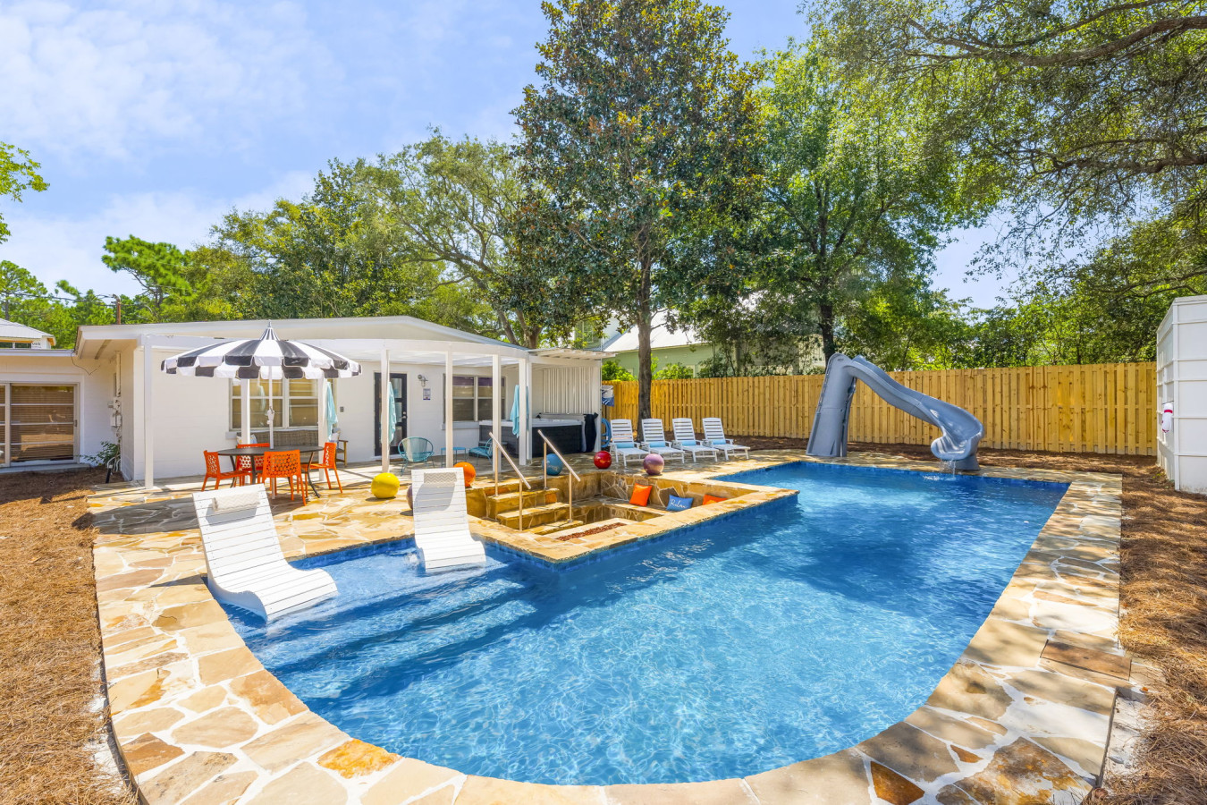Atomic Flamingo| Pool w/ Slide, Sunken Fire Pit, Bikes & Golf Cart|Pet Friendly - Photo 3