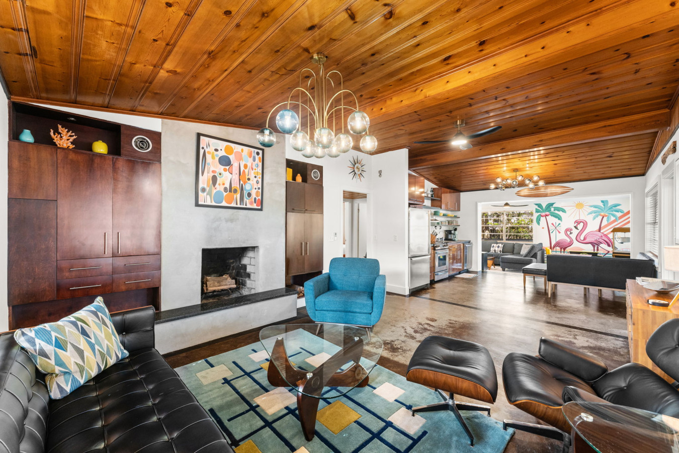 Atomic Flamingo| Pool w/ Slide, Sunken Fire Pit, Bikes & Golf Cart|Pet Friendly - Photo 4