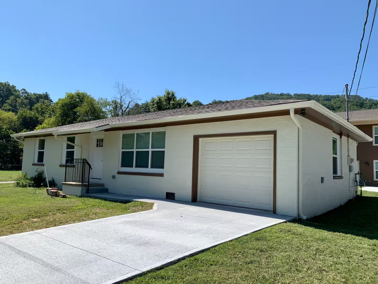 Adventure Awaits - Photo 2