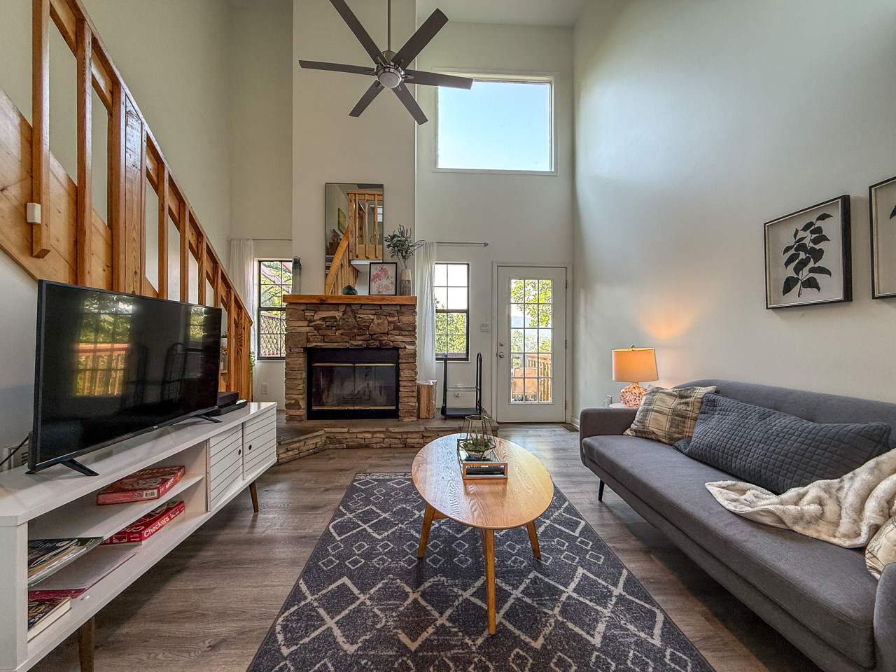 Hightop Haven - Photo 2