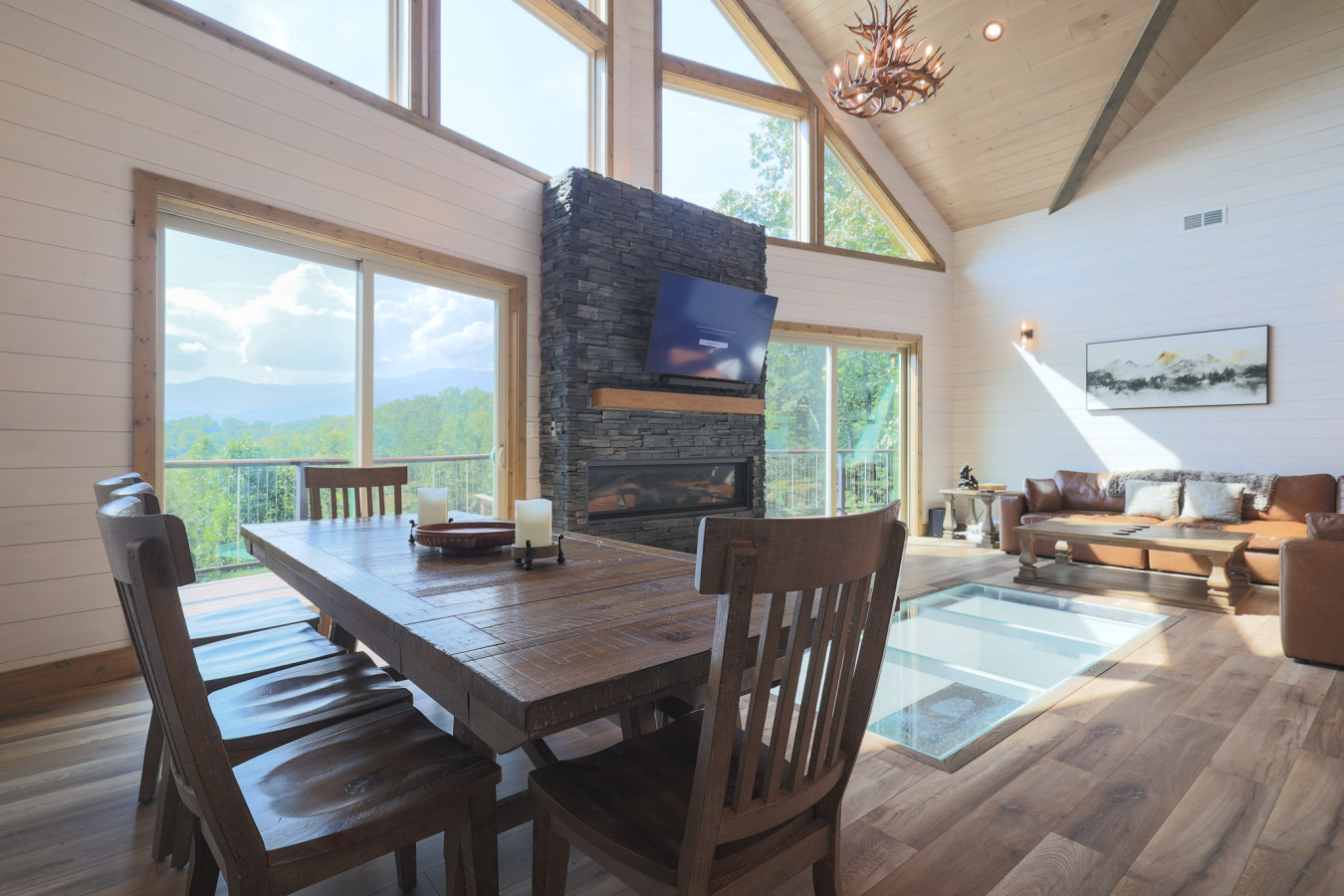 The Enchanted Bear Lodge - Photo 5