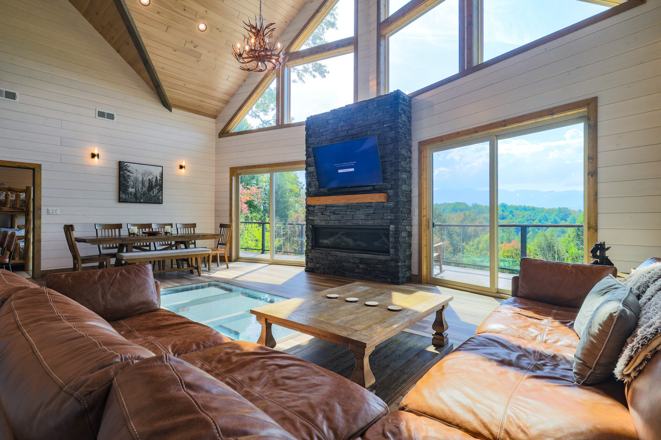 The Enchanted Bear Lodge - Photo 2