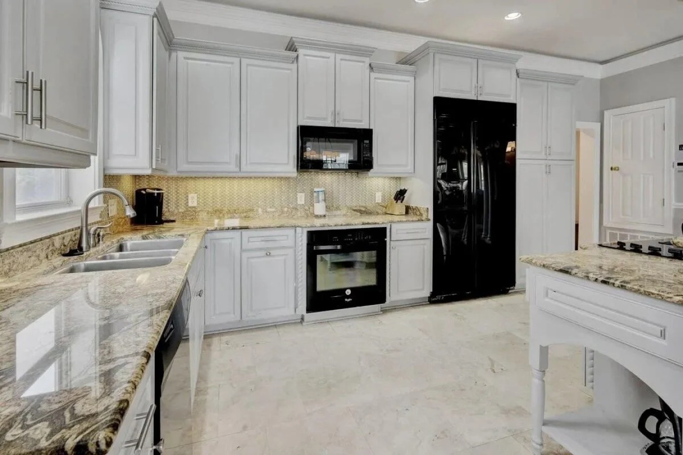 NEW! Family Fun By the Beach|Oceanview|Heated Pool|Walk to Beach - Photo 3