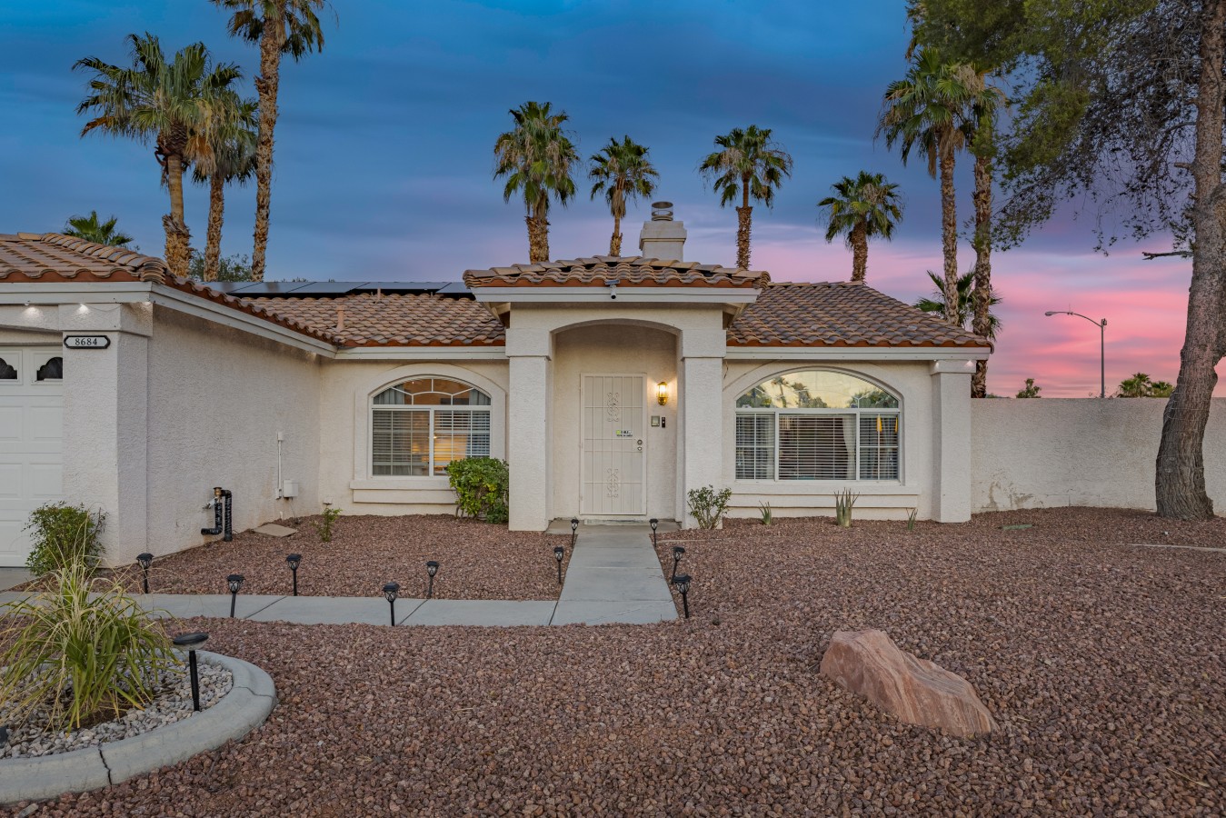 Desert Haven - Photo 2