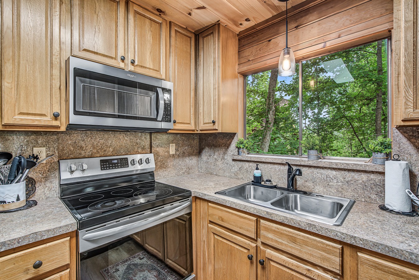 Halfway to Heaven | Hot Tub, Game Room & Views - Photo 4