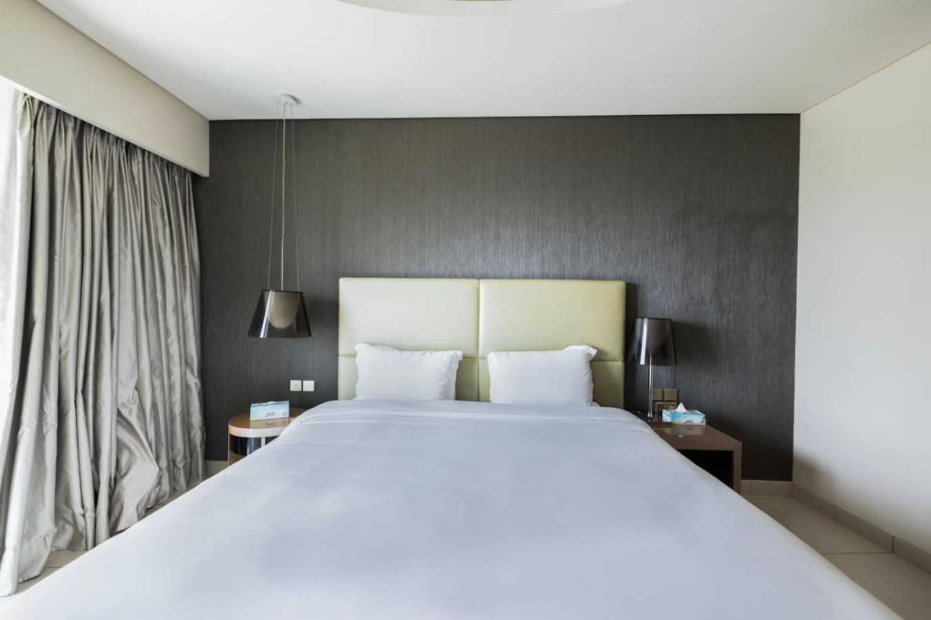 Amazing Paramount One bedroom image 14