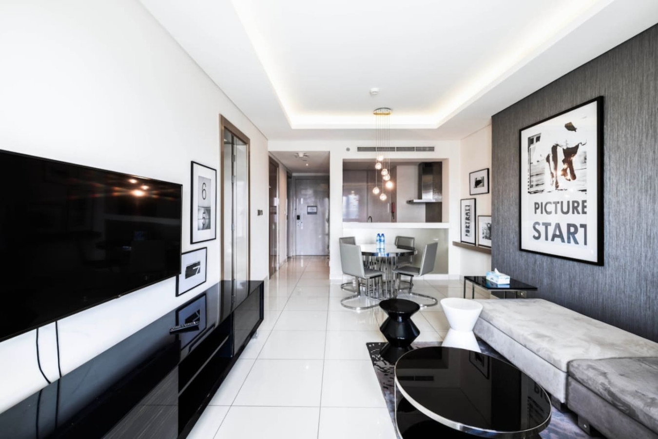 Amazing Paramount One bedroom image 2