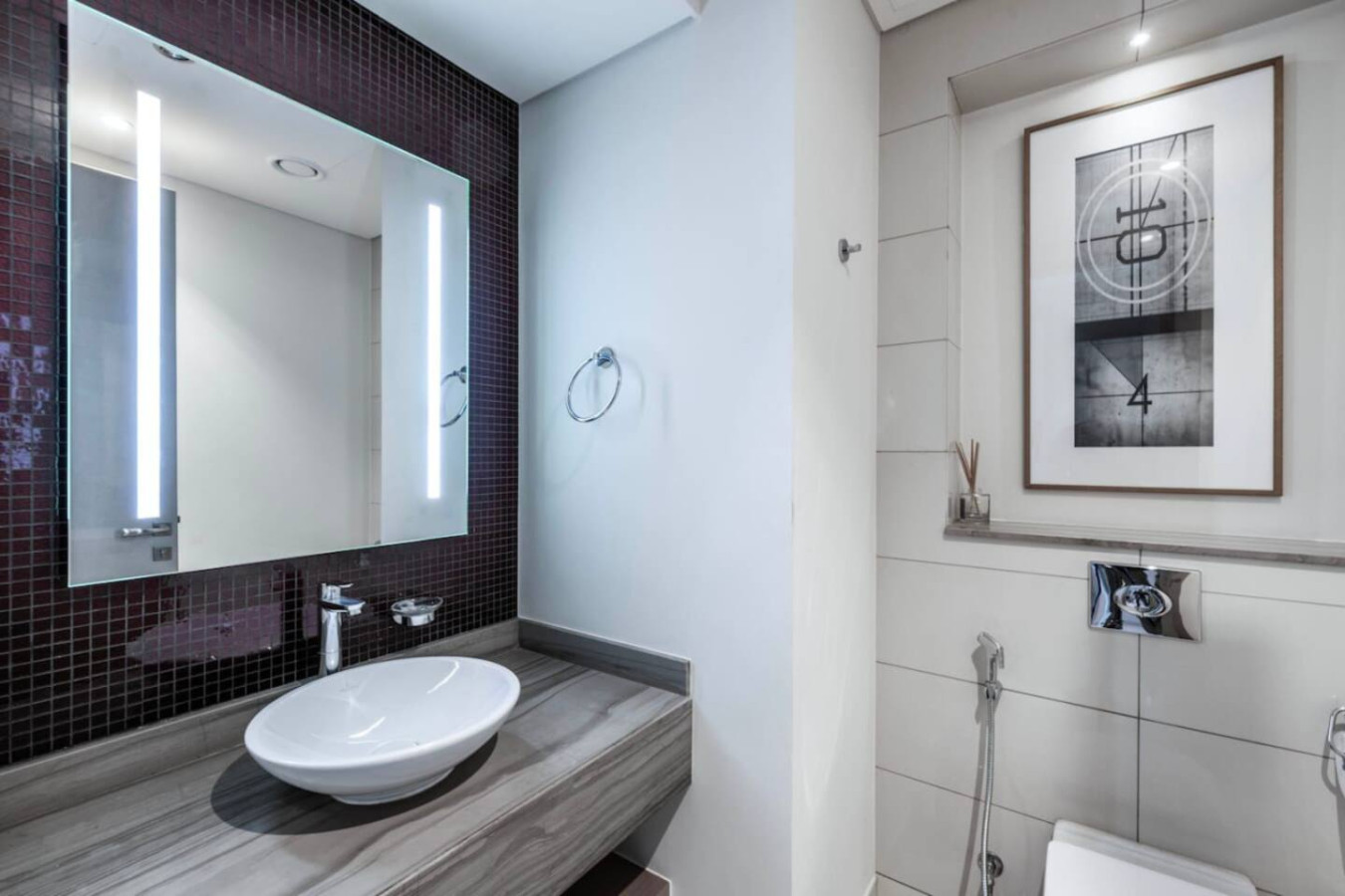 Amazing Paramount One bedroom image 9