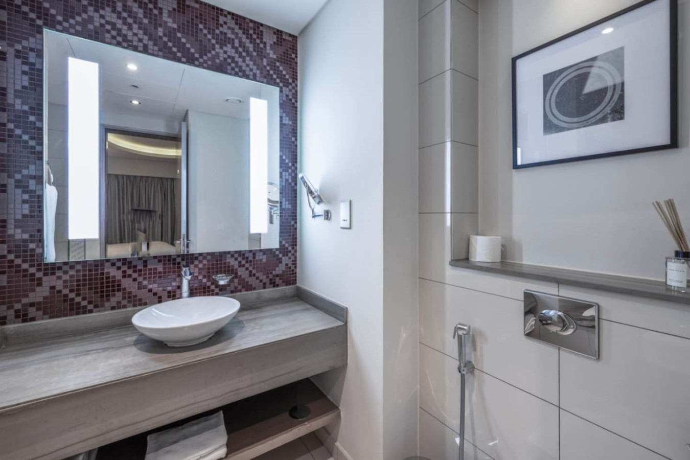 Elegant one bedroom with Burj Khalifa view image 20