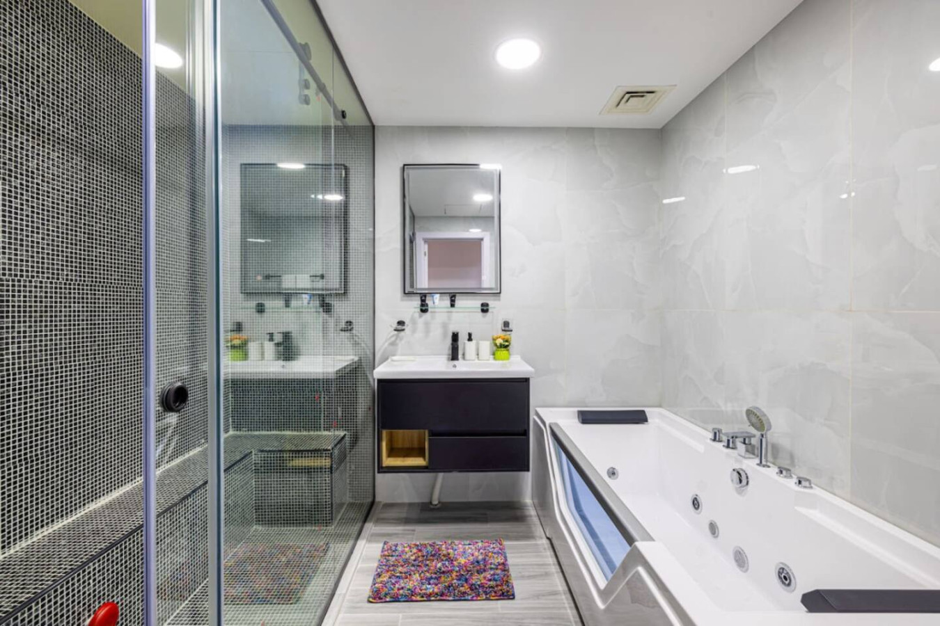 Upgraded 3BR with Jacuzzi at JBR image 16
