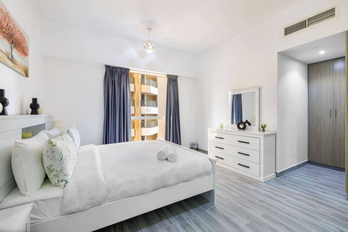 Upgraded 3BR with Jacuzzi at JBR image 12
