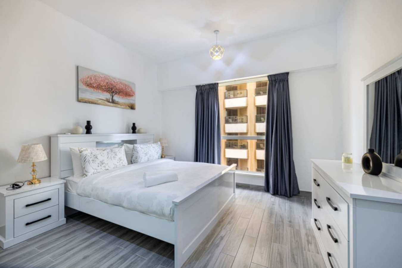 Upgraded 3BR with Jacuzzi at JBR image 5
