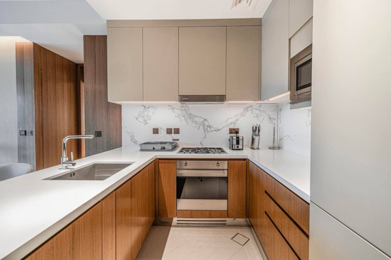 Luxury 1BR at Address Opera, Downtown Dubai image 16