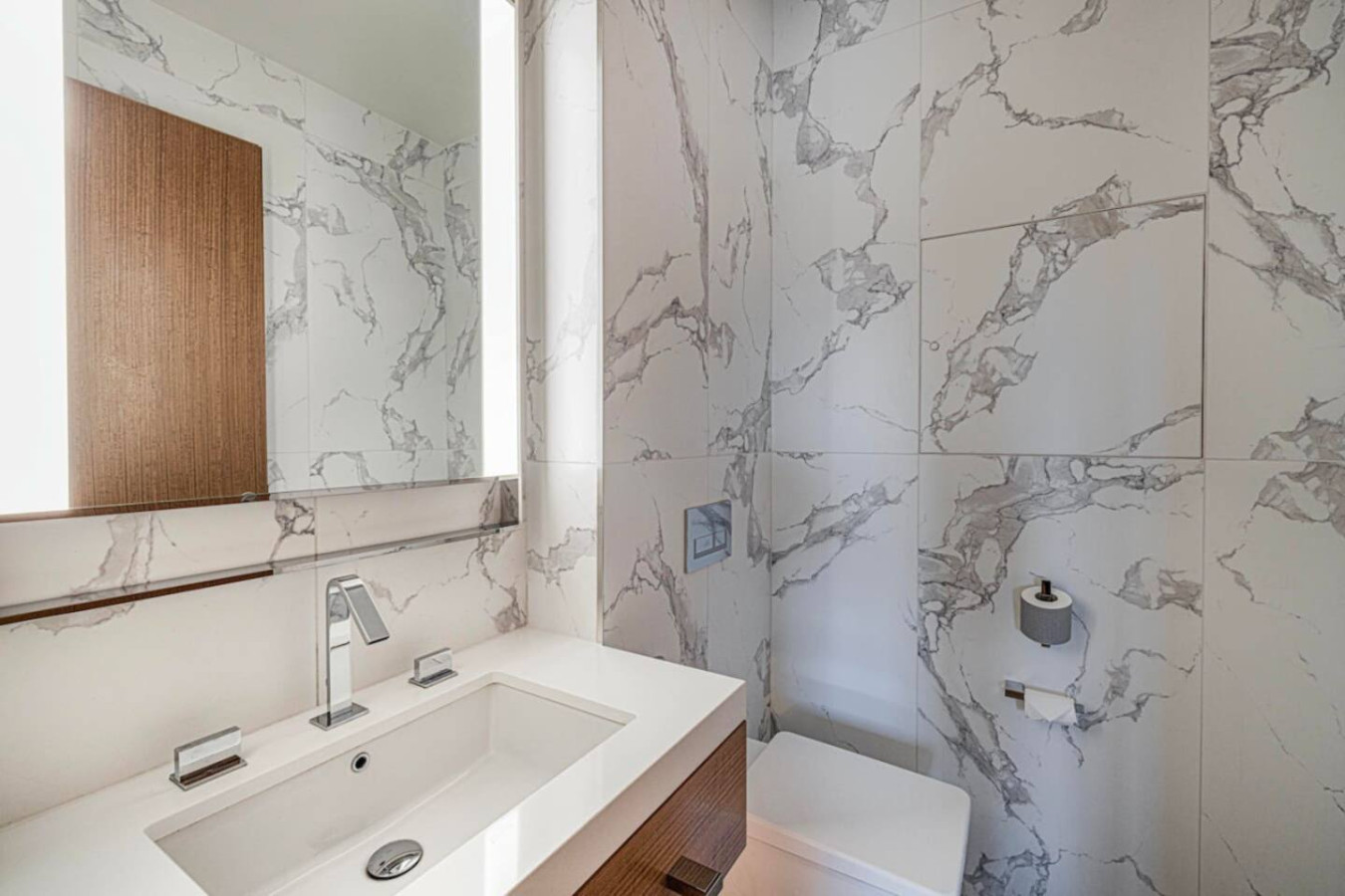 Luxury 1BR at Address Opera, Downtown Dubai image 32