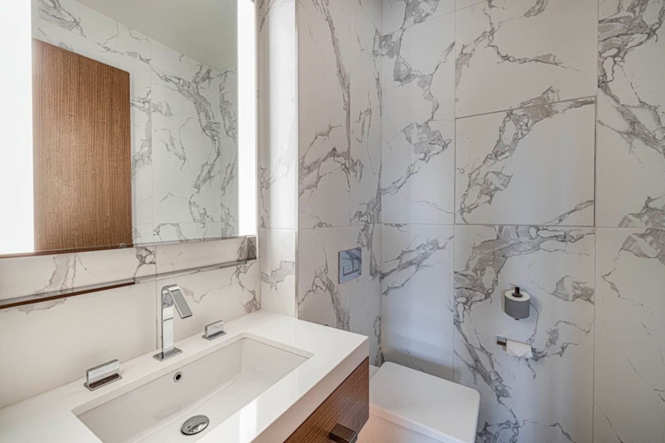 Luxury 1BR at Address Opera, Downtown Dubai image 14